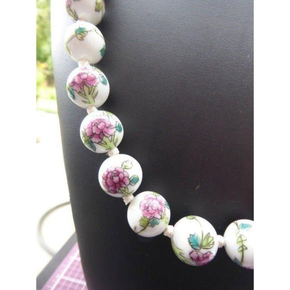 Hand-Painted Ceramic Floral Bead Necklace With Gold-Tone Filigree Clasp 26" - Picture 6 of 9
